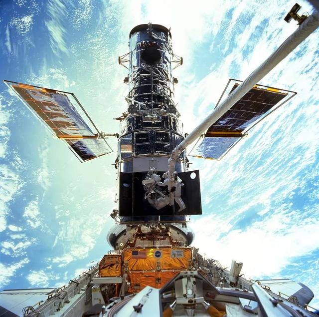 望向宇宙的眼睛——哈勃太空望远镜