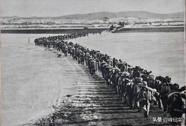 1951年朝鲜战争中，麦克阿瑟为何突然被解职？不单单是因为战败