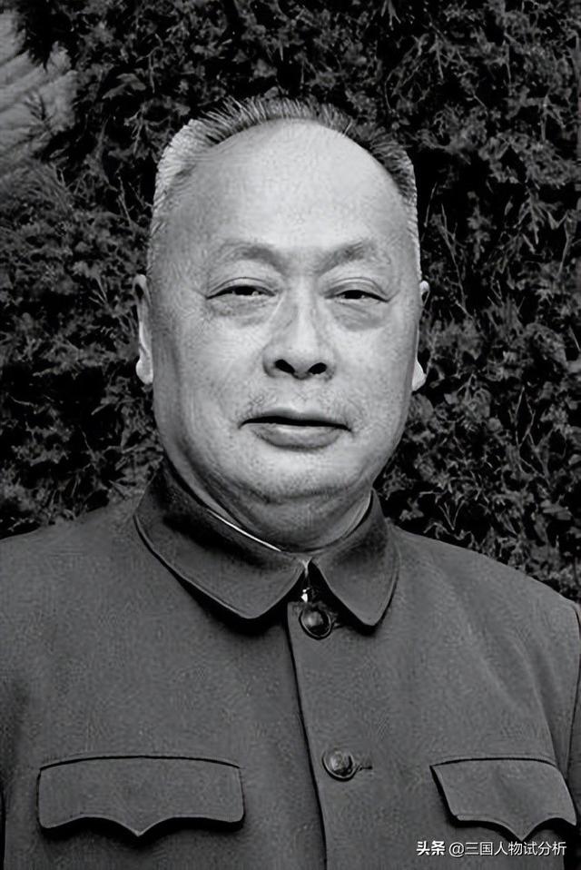粟裕命令连续行军十天的许世友折返，许怒挂电话，陈毅：不懂指挥
