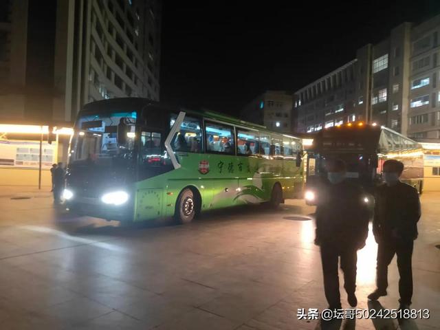 抗疫一直在路上，含泪中祝福他们凯旋归来