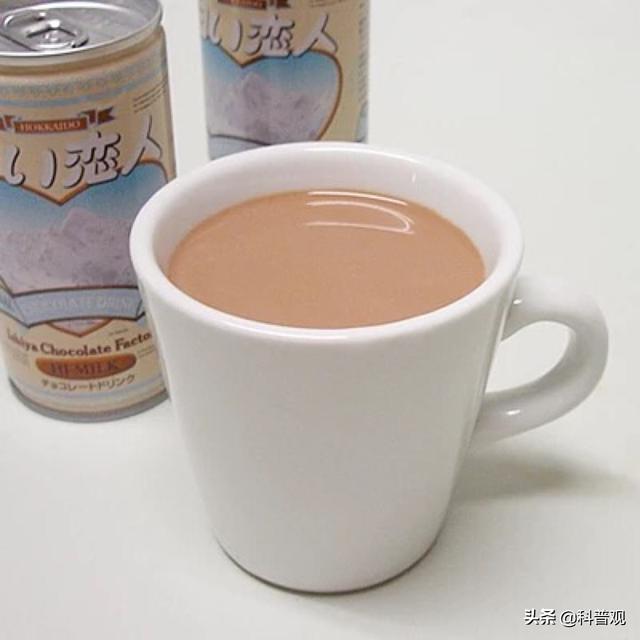 已辟谣！光明牛奶能喝，但央视曝光的“假牛奶”，尽量不要去碰