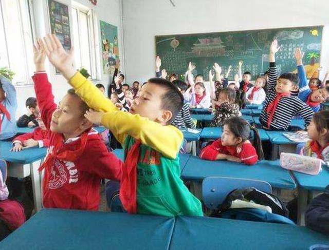 资深教师的掏心话：上课总举手的孩子真心不喜欢，和学习好坏无关