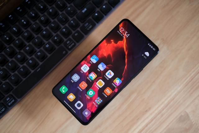 苹果手机真有那么好吗？我朋友用iPhone13Pro两个月了，看看评价