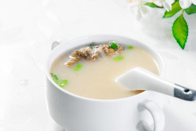 明日谷雨，俗语“谷雨一碗汤，不劳医生帮”，一碗汤指的是啥？
