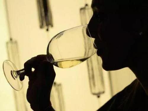男人离不开烟和酒？