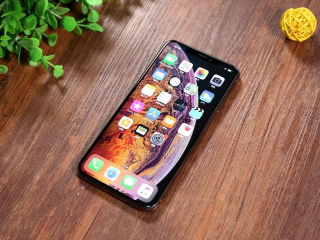用了四年iPhone XS，如今换成2000元的安卓手机，没想到差距这么大