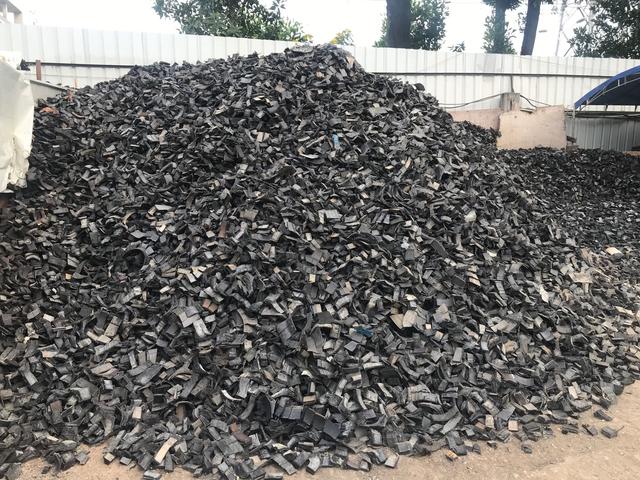 如何解决塑料破碎机往外
