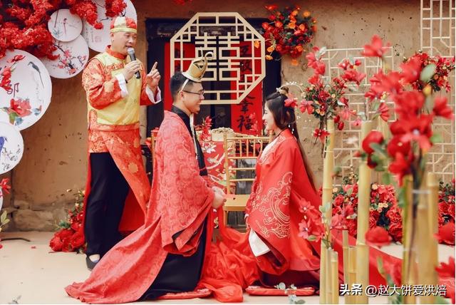 老外到農村參加中式婚禮，被滿滿的傳統儀式感震撼，排場也太大了 - 天天要聞