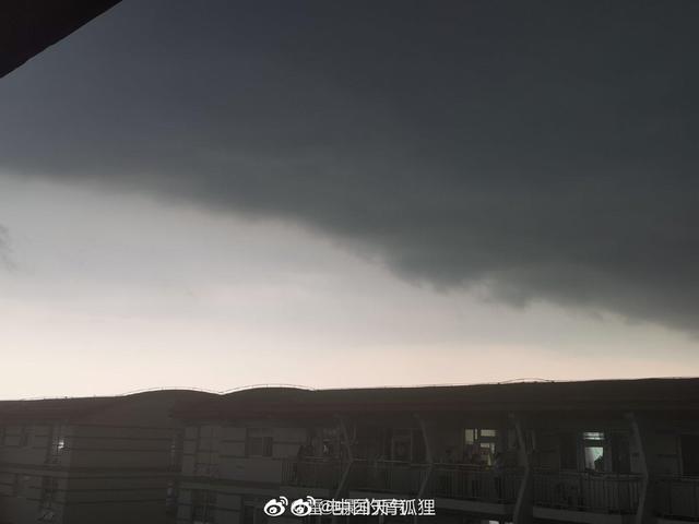 上海将迎11级大风雷暴冰雹，局部或有龙卷风灾害