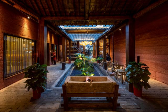 自2020年5月份,王捌院子长沙的第一家店天心店开业后,吸引了一寡餐饮