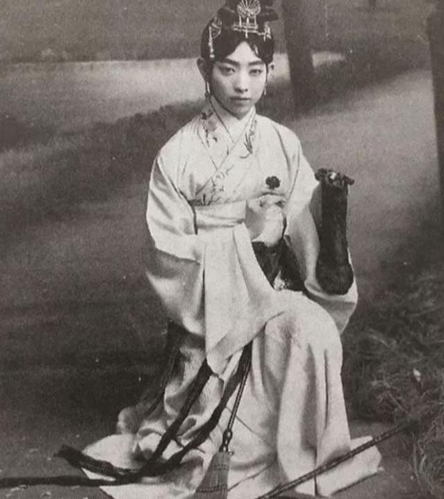 孟小冬晚年：我的两任丈夫，梅兰芳是伪君子，杜月笙是真“流氓”