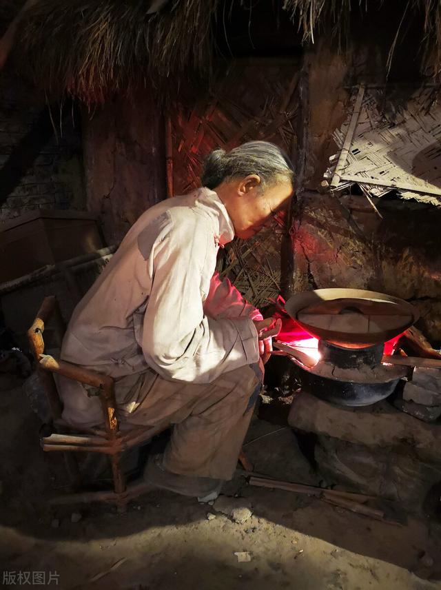 清荷的家乡：母亲节的今天，我魂不守舍