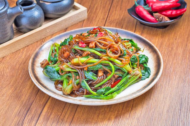阳春三月，养肝“黄金期”，10食物要多吃，滋阴养肝，越吃越年轻