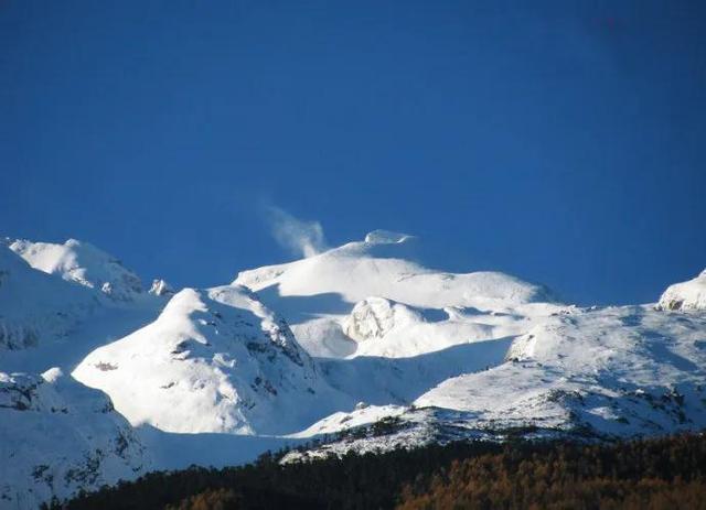 攀登哈巴雪山