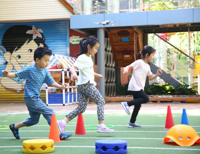 4岁女孩得白血病，父母痛心不已，为什么得白血病的孩子逐渐增多