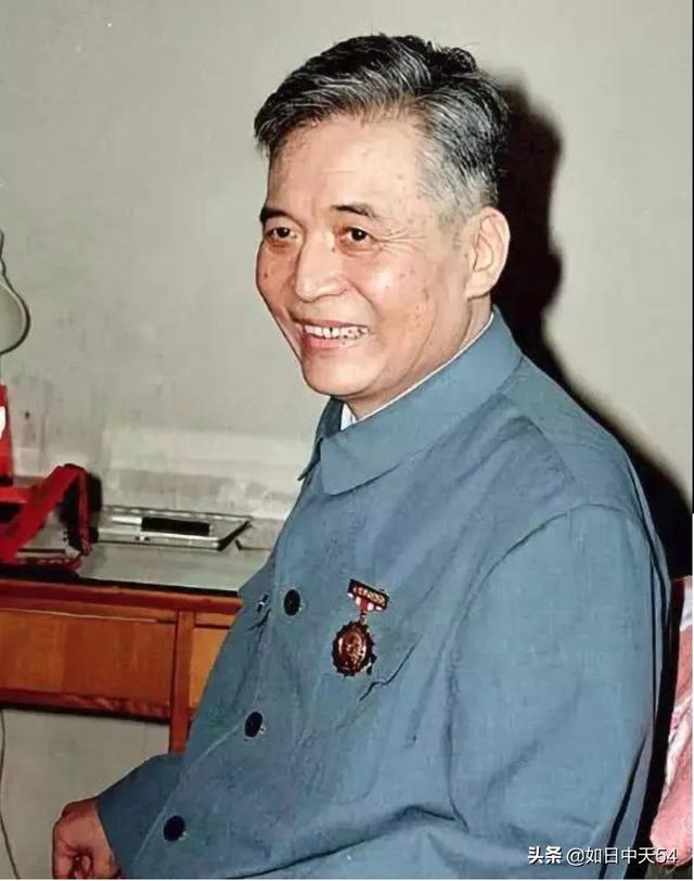 邓稼先，除了是著名的两弹元勋外，还是一个非常热爱生活的人