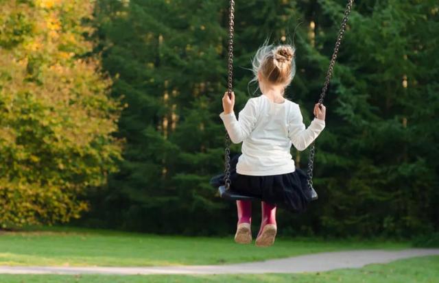 同样是打骂教育，为什么以前的孩子没事，现在的孩子动不动就抑郁