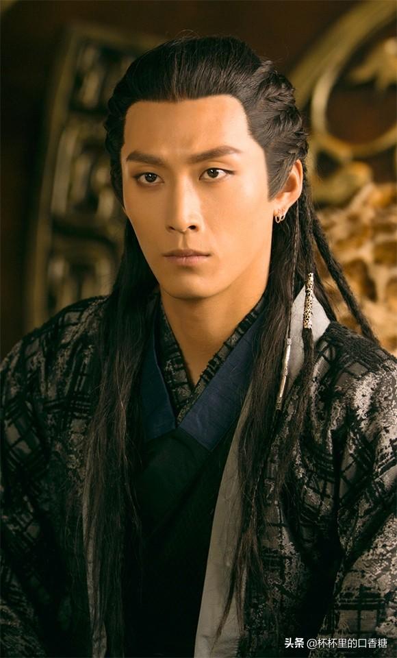 出现的发型之一,不过这款发型不太好驾驭,弄不好还会把盛世美颜变丑男