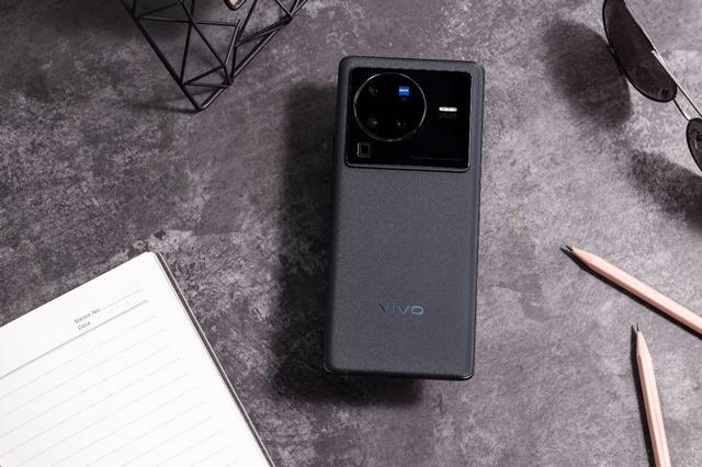 vivo X80 Pro上手实测：影像和性能的极致展现