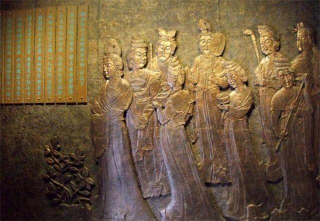 1960年陕西出土武则天孙女墓，墓中一盗墓贼，在金银堆中枯坐千年