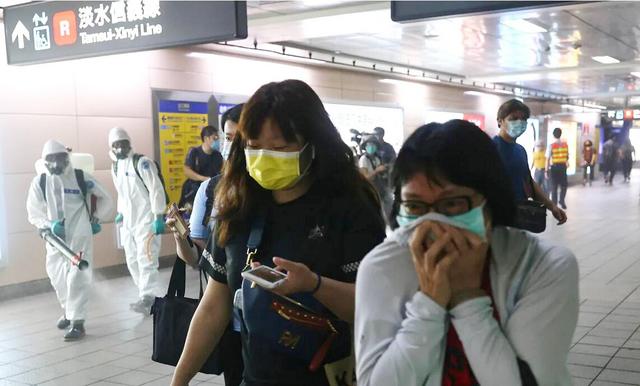 蔡英文家人感染新冠引发民众恐慌，台湾新增本土病例创今年新高