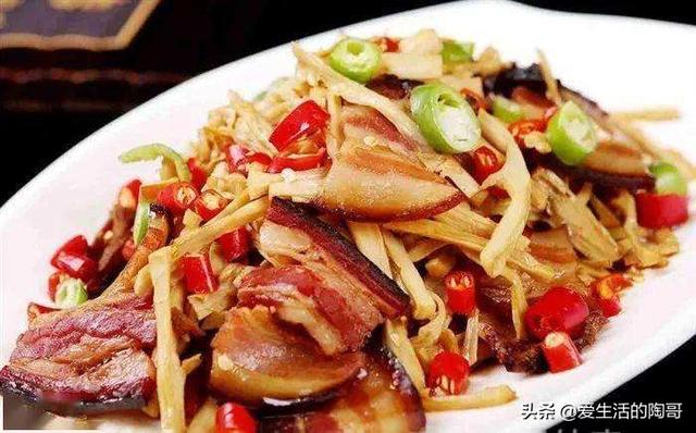 春分到，吃2春菜，食2春果，喝2春茶，做2春事，健康快乐过春天