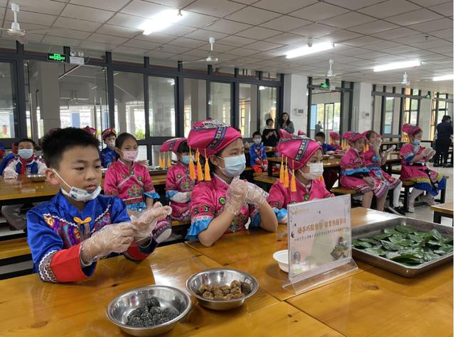 中小学迎来新课程，学生要学会“煮饭种菜养禽”等，9月开学实行