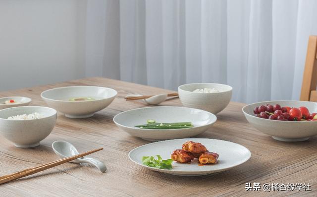 五香粉原料，各个都是药，水一冲，巧治咳嗽、牙痛、失眠