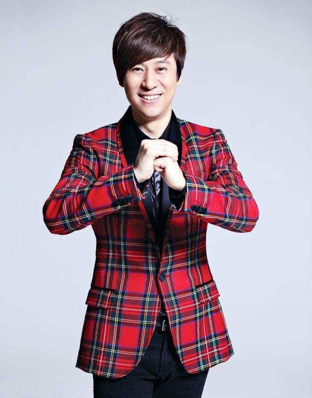 著名歌手解晓东:最红时为何隐退?他做妻子和母亲之间的润滑剂