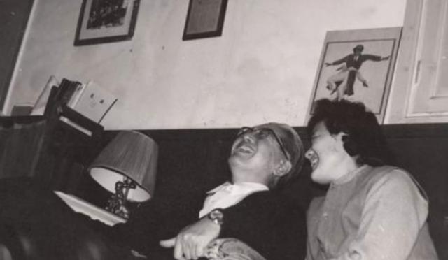 1983年乔冠华去世，临终前希望与妻子死后合葬，章含之为何拒绝？