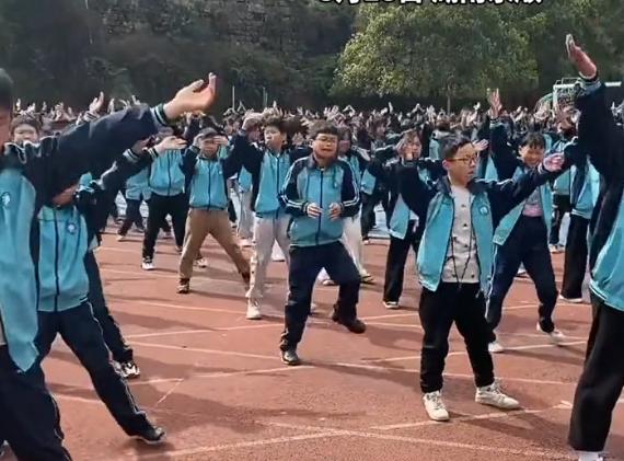 男生学跳舞（男生学跳舞零基础）