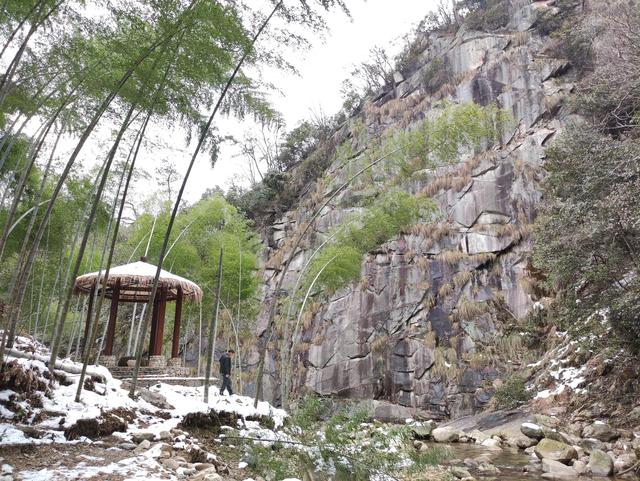 霍山风景区旅游攻略 安徽这里有一处免费景点九龙井 落差超百米的深谷有瀑布深潭 国内旅游 好耍饿