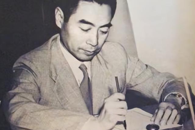两名特工在美国接受嘉奖，曾在中国进行谍报活动，被捕坐牢20年