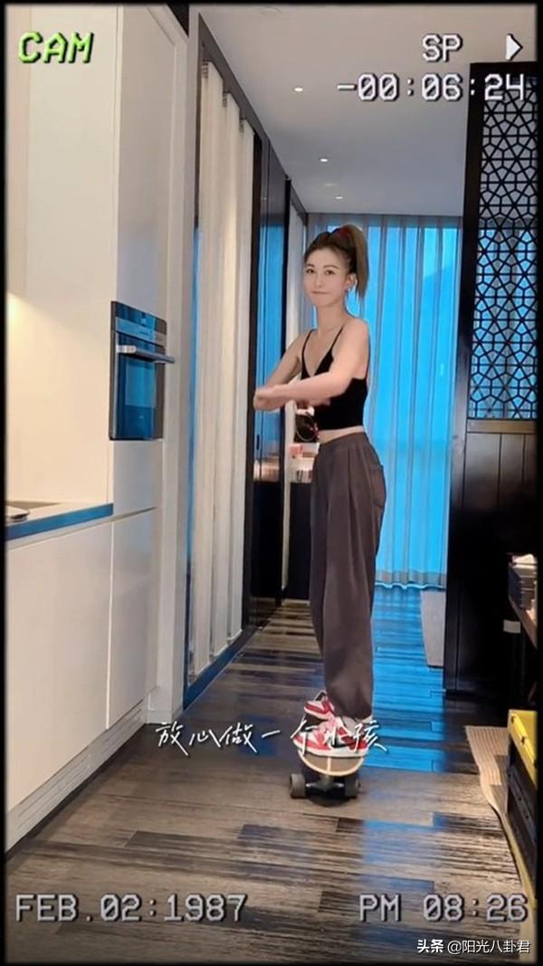 上海疫情明星众生相：刘嘉玲穿6万元卫衣自拍，彭于晏被邻居追星
