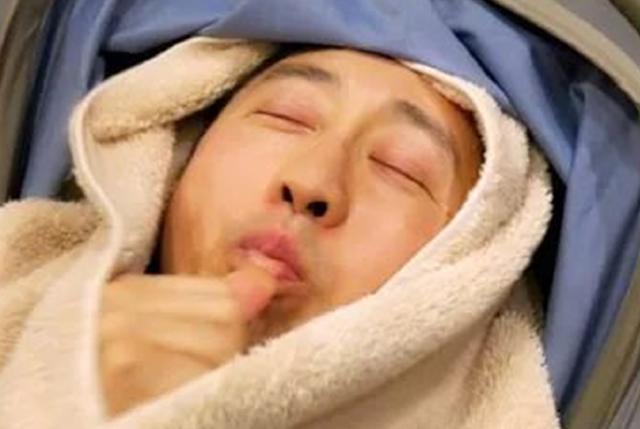 孩子出生后，宝爸朋友圈晒“报喜”文案，网友憋笑：都是人才