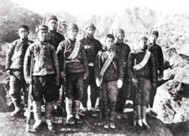 1945年重庆谈判，监视毛主席的宪兵落泪，营长由衷感慨：天下少有