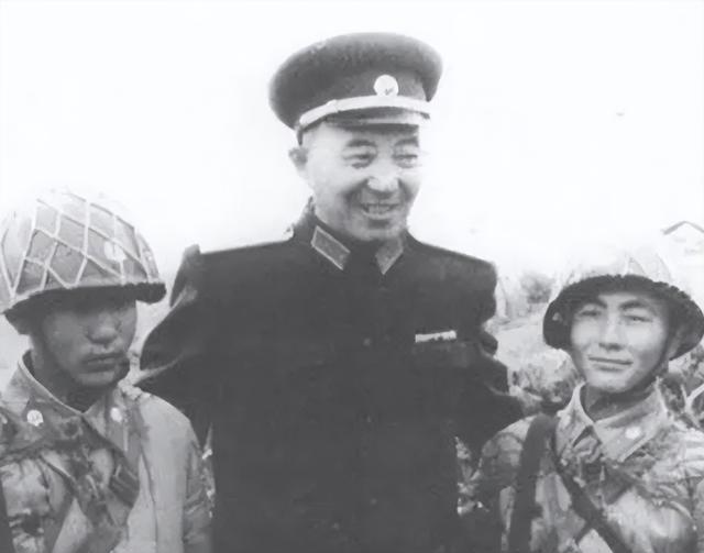 1960年，一农村老汉来到中南海门口，问警卫员：“老朱”在吗？