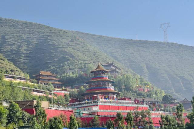 倒淌河：冷淚涓涓成流水