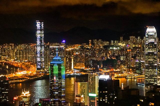 香港总感染数突破40万，施怀雅家族之后，又一个外国富豪出手了