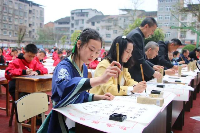 走出1省委副书记1院士，四川1县中再放大招科研提质，静待花开