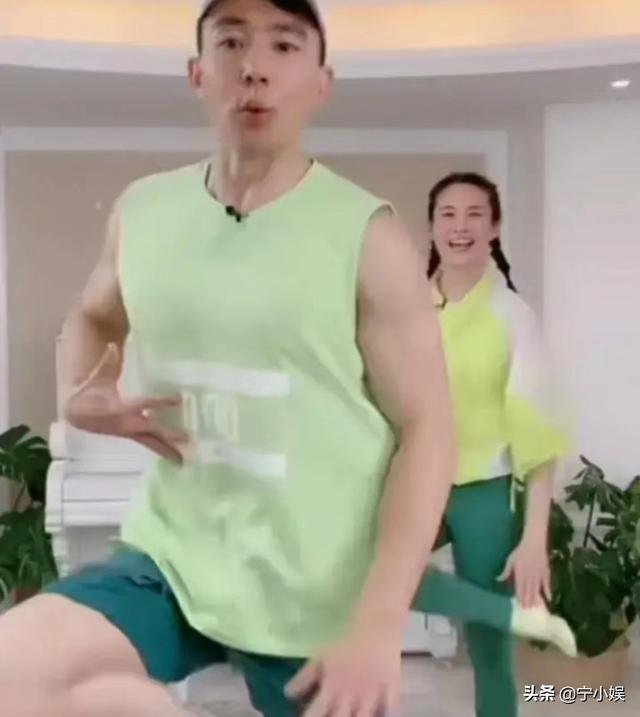 “假小子”变环球小姐、却甘当刘畊宏的绿叶，王婉霏是怎样的女人