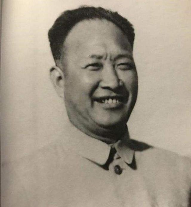 1942年，彭德怀的警卫员举枪自尽，杨奇清发现蹊跷，牵出一桩大案