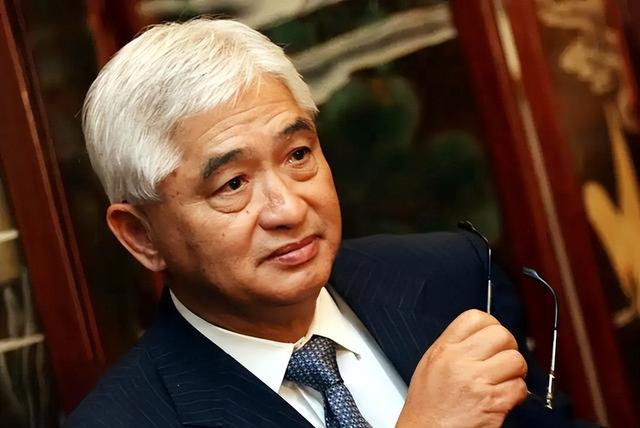 红色资本家荣毅仁89岁在北京逝世，留下的5个子女，今现状如何？