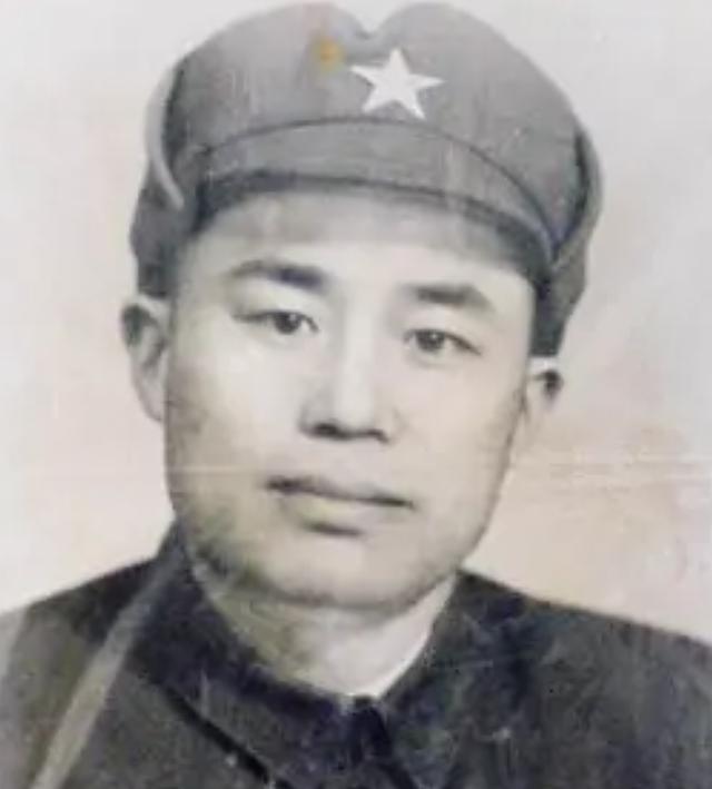 1951年陈赓从朝鲜回国，受邀参加舞会，过程中突然大喊“救命啊”