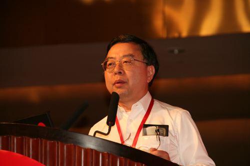 香港约3万病人等入院，李嘉诚捐4千万后，收租大王陈启宗也出手