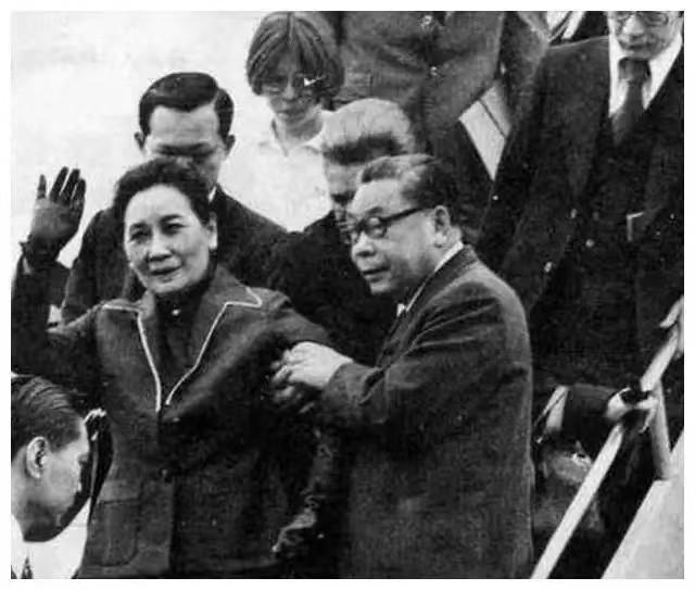 蒋介石逝世后，宋美龄远走美国，她晚年靠什么维持奢华的生活？