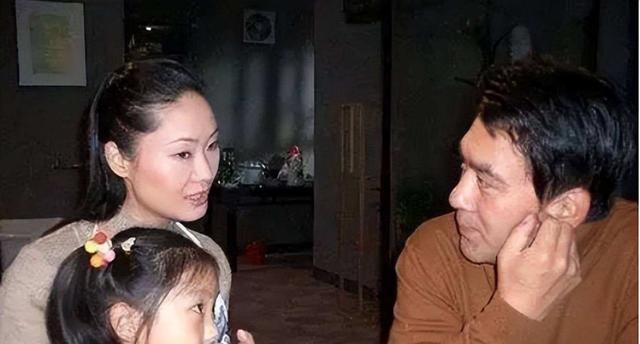 53岁于文华与二婚老公（二婚嫁未婚小伙）(35)