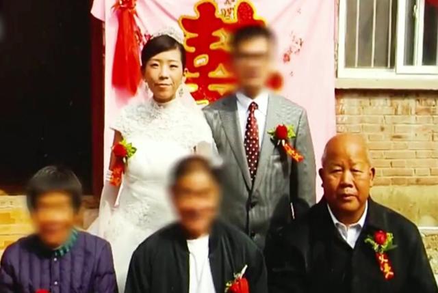 2020年上海交大女博士治癌需80万，丈夫跪地求离婚：求你放我一马