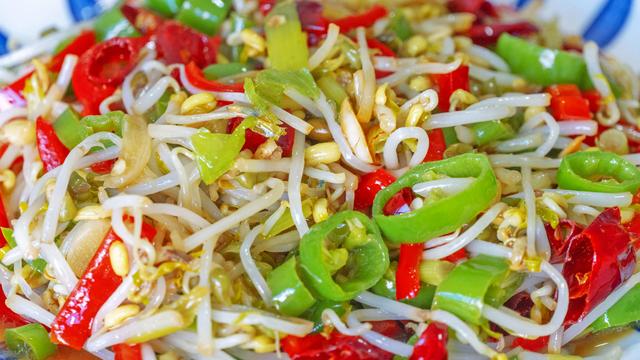 睡眠差可能是肝火旺，建议常吃7样“泻火菜”，降肝火，整晚安睡