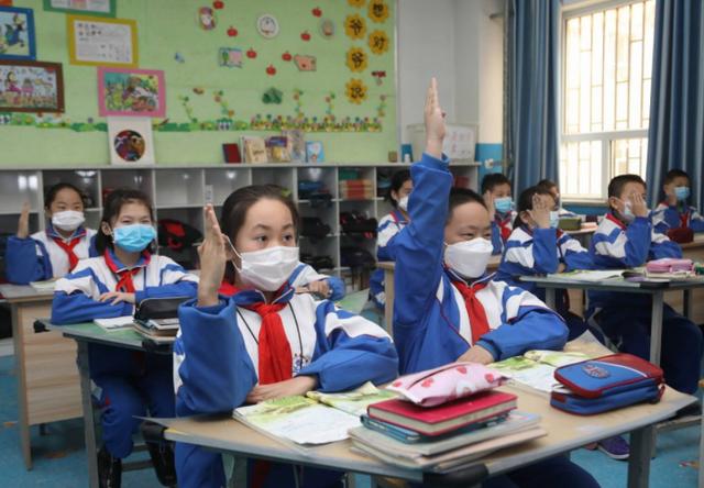 教育部传来“好消息”，日后将安排学生“就近入学”，家长笑开怀